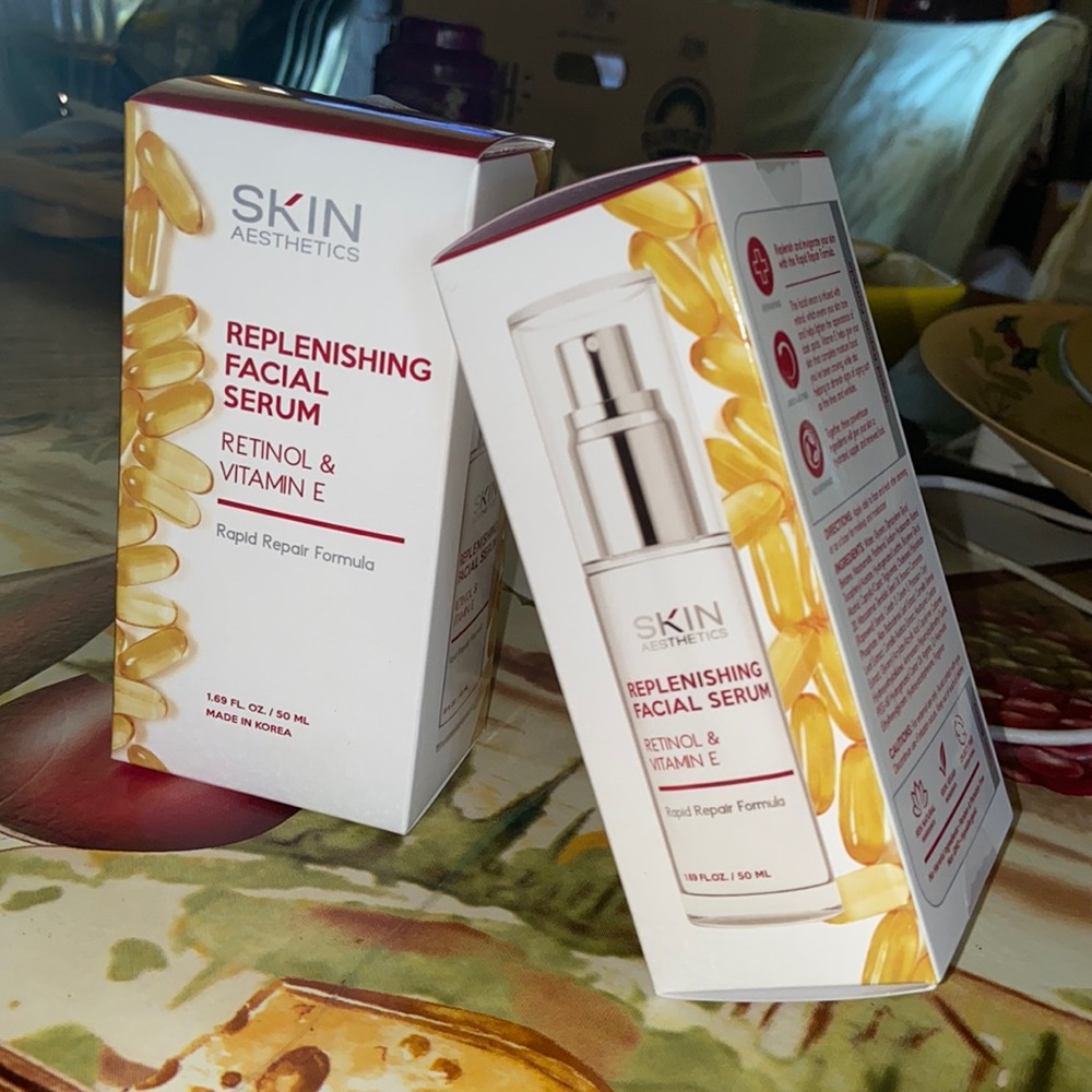 Replenishing Facial serum. Retinol & Vitamin E. Price is for 2 boxes.